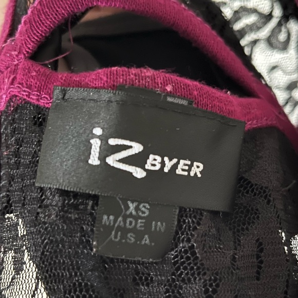 IZ Byer Magenta and black lace Blouse with Bows XS - Picture 4 of 4
